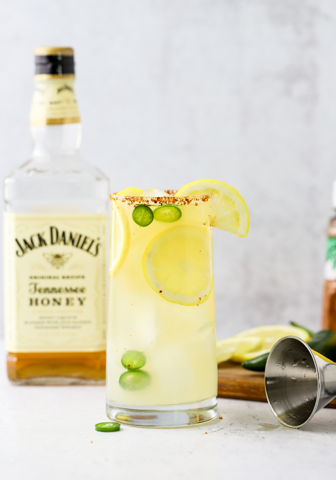 Refreshing Honey Whiskey Cocktails: Unique Recipes for Every Occasion