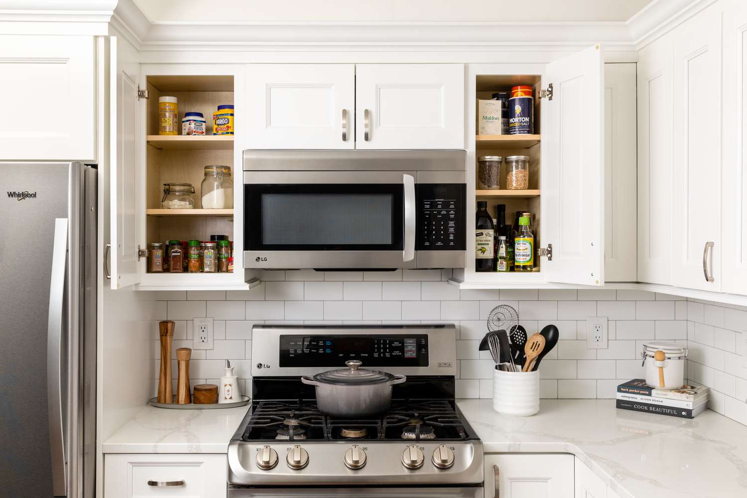 Essential Tips for Arranging Inside Kitchen Cupboards Efficiently