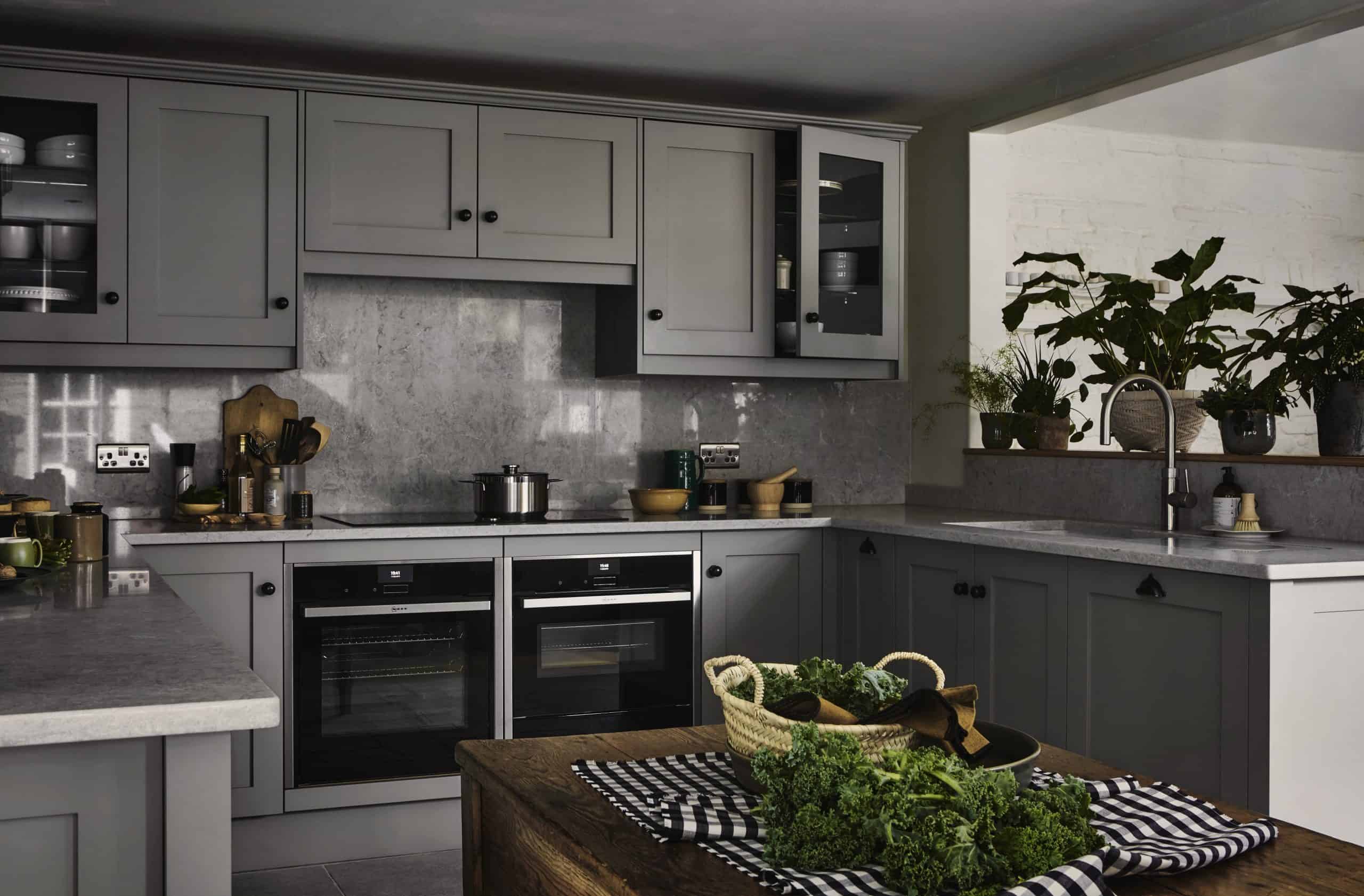 How to Choose the Perfect Accent Colors for a Grey Kitchen Design