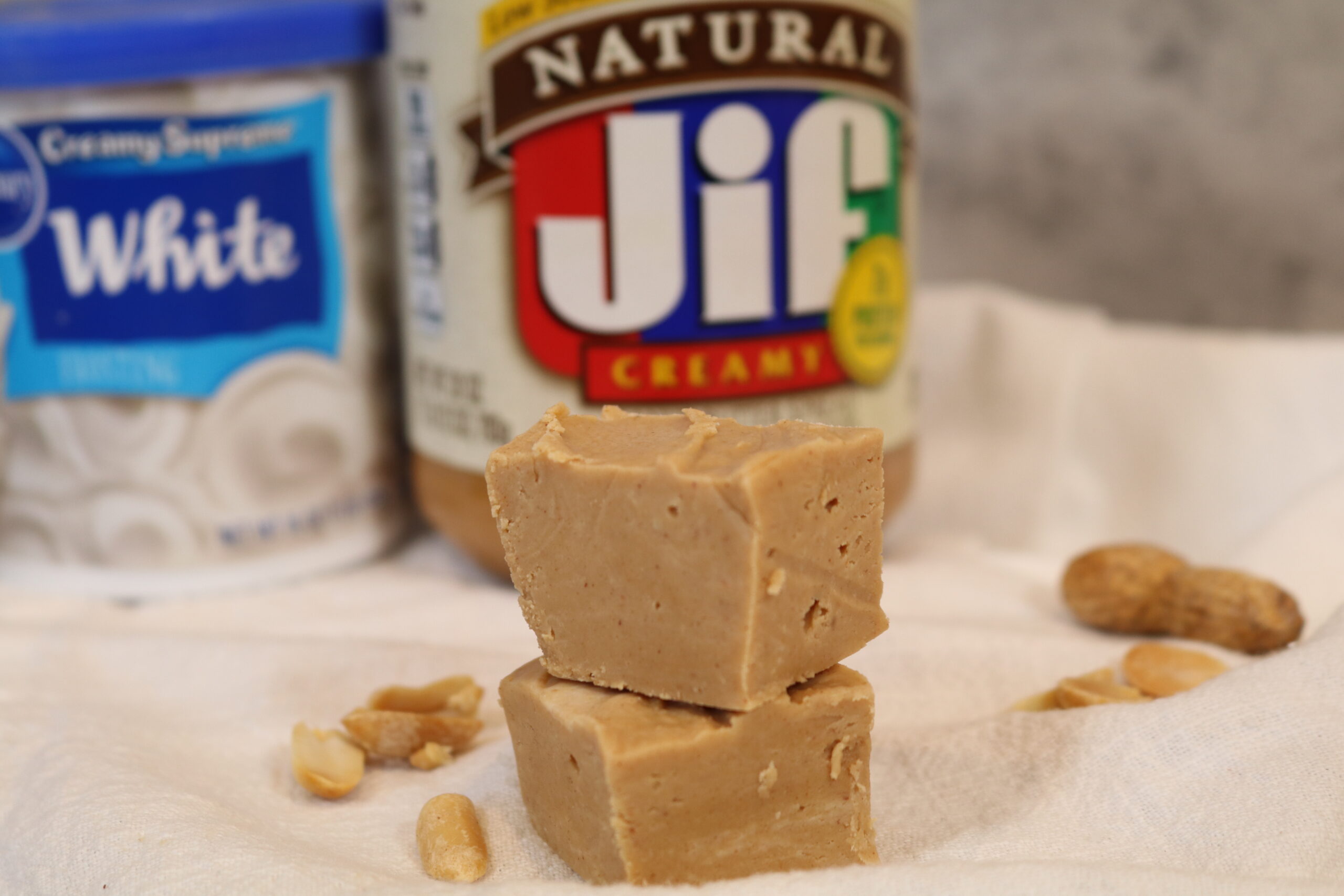 Simple & Delicious 2-Ingredient Peanut Butter Fudge Recipe