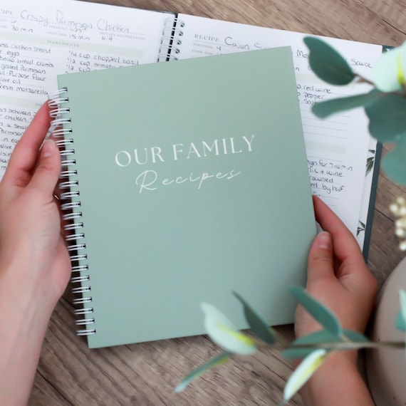 DIY Blank Recipe Book: Design Your Own Family Cookbook and Treasure Recipes
