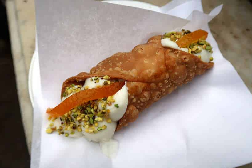 Discover the Best Sicilian Christmas Desserts: Cannoli, Buccellato & More