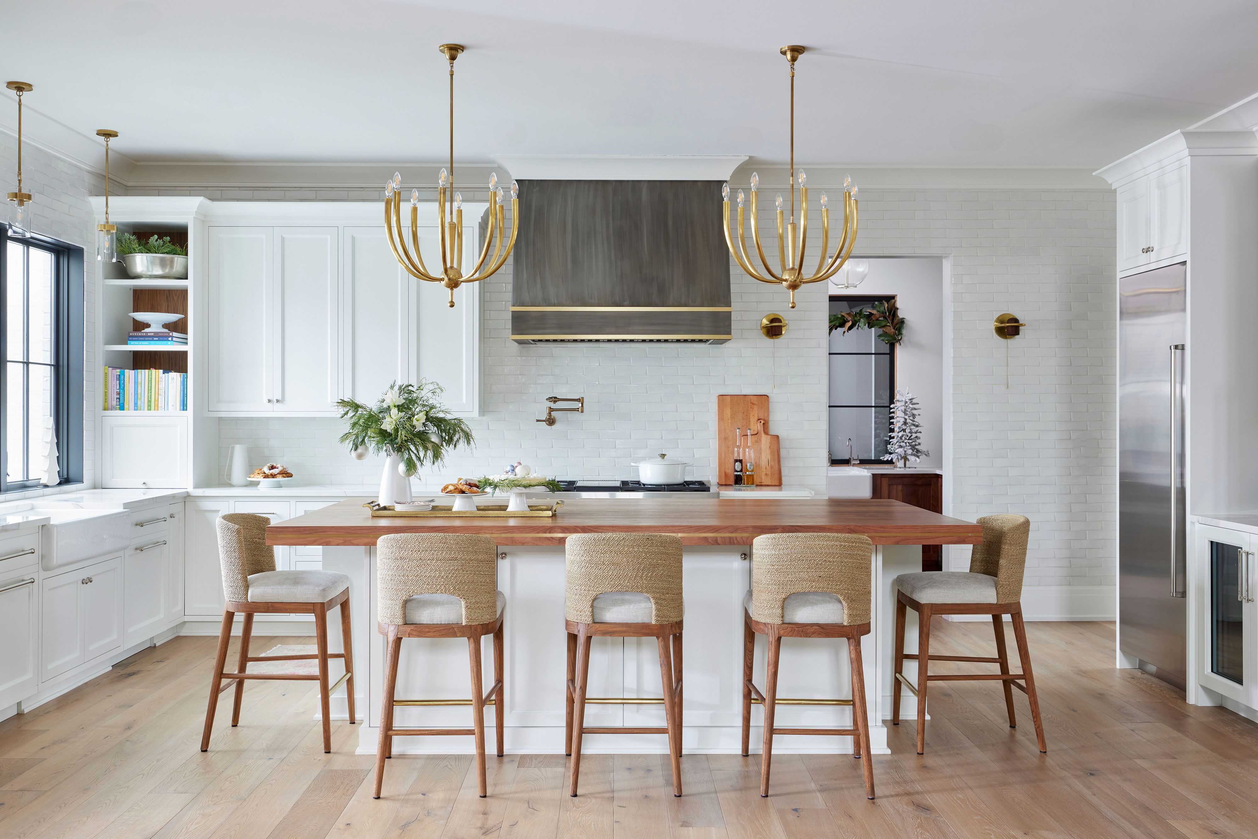 How to Choose Small Kitchen Island Lighting: Tips for Perfect Illumination