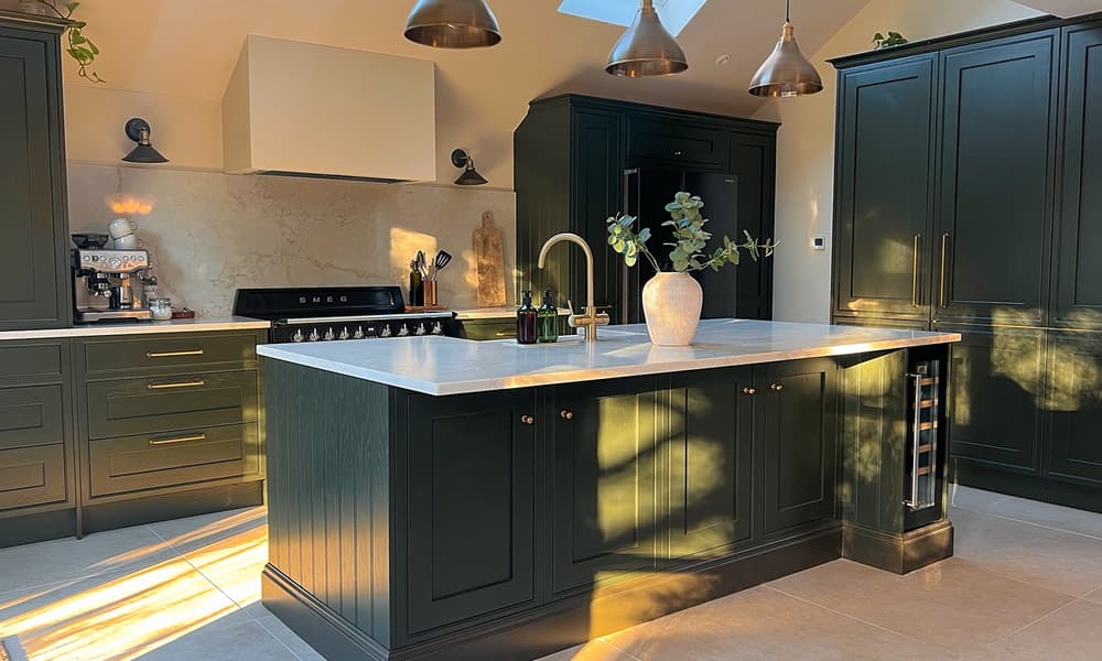 Why Green Black Kitchen Cabinets are the Perfect Combination for 2024