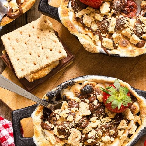Irresistible Campfire Desserts: S’mores, Cobblers, and More