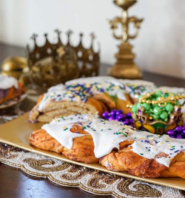 Explore Cajun Desserts: From King Cake to Pralines and Beyond