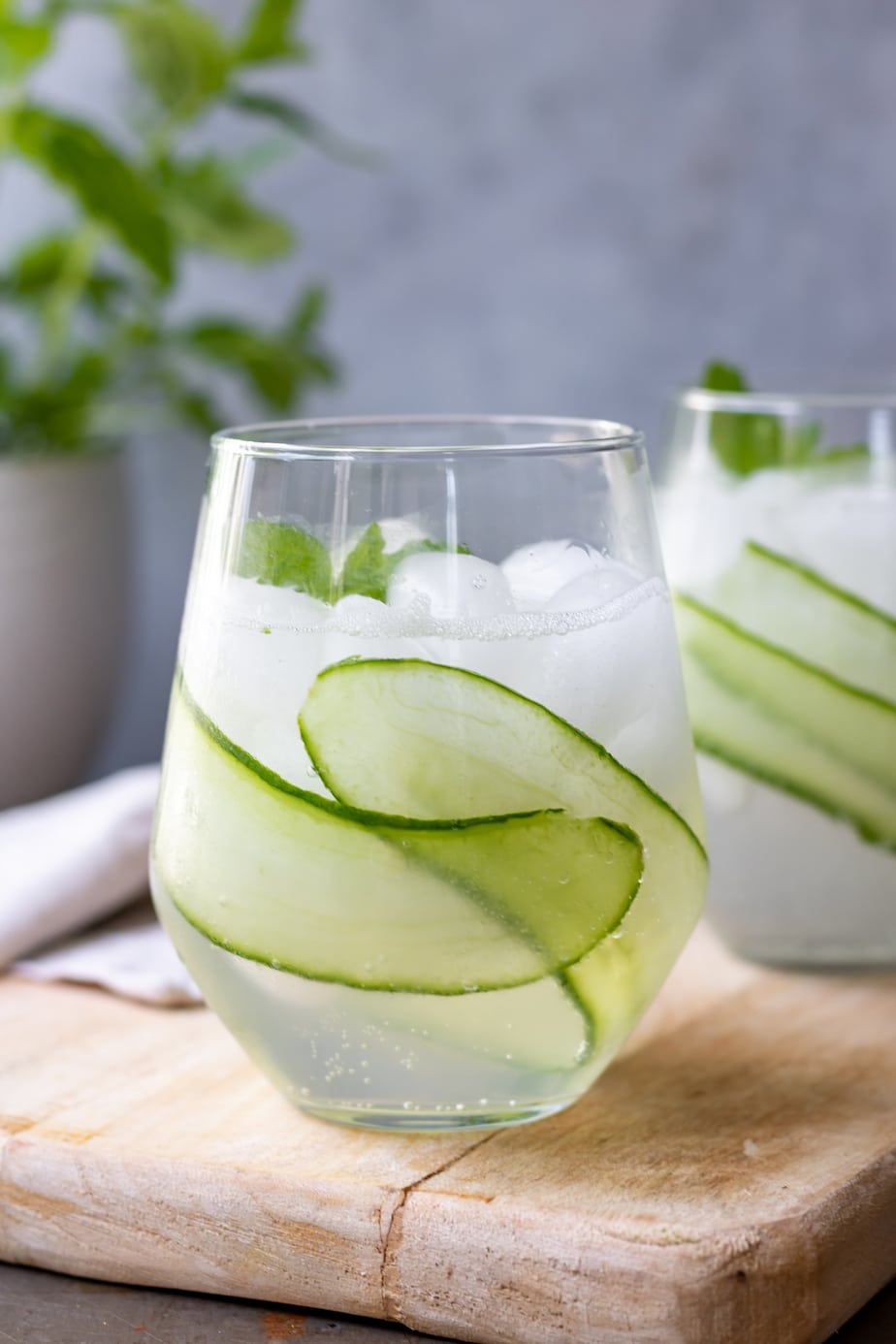 Cucumber Collins Recipe: Key Ingredients for a Refreshing Gin Drink
