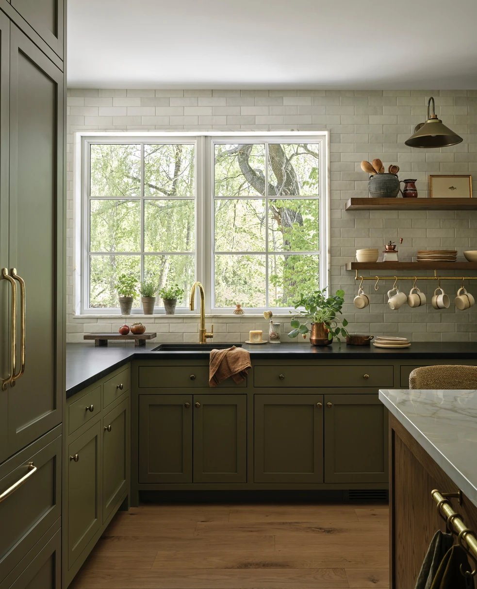 Stunning Dark Green Kitchen Cabinets: Elevate Your Home with Classic Charm