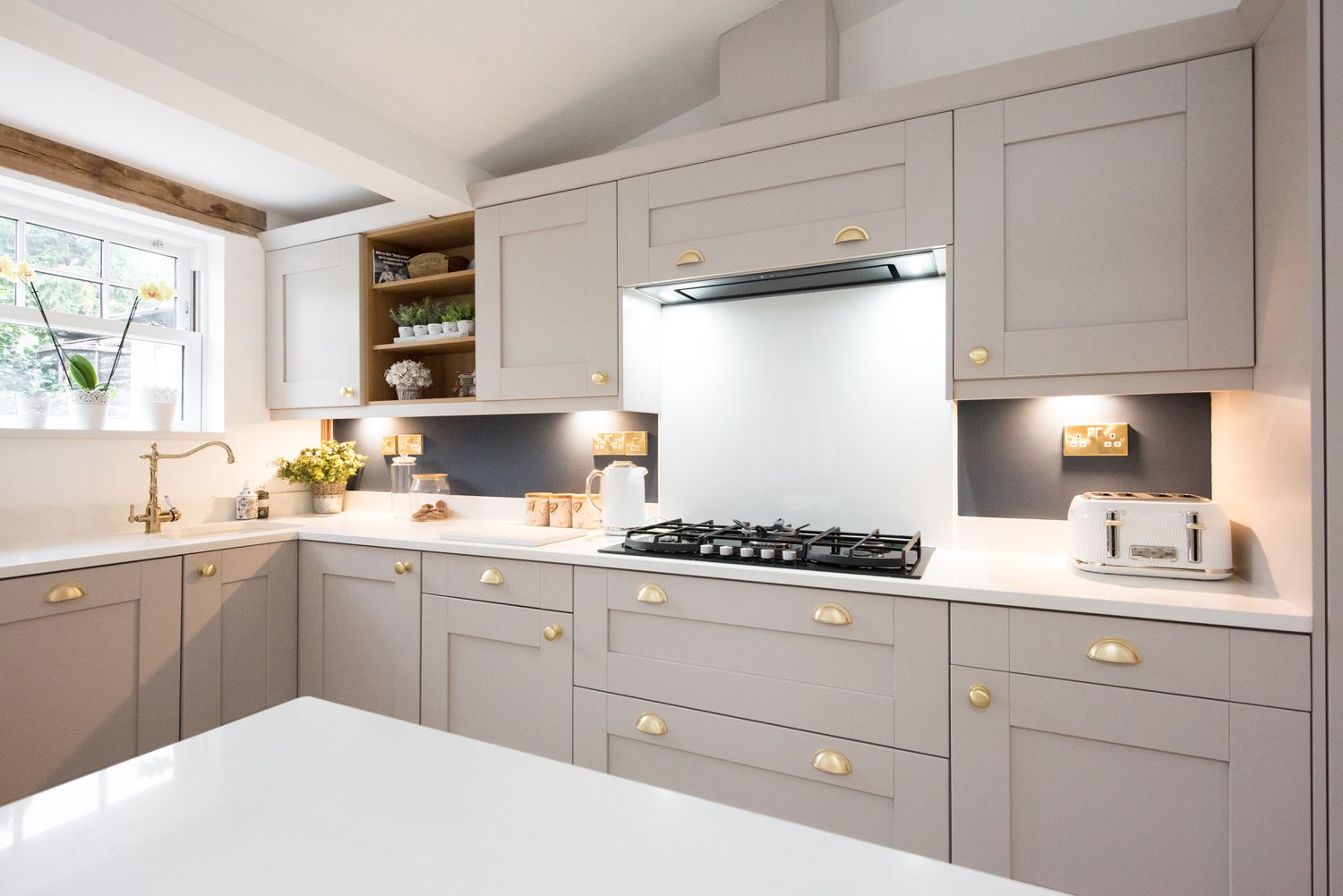 Stunning Grey and Gold Kitchen Ideas for a Timeless, Elegant Look