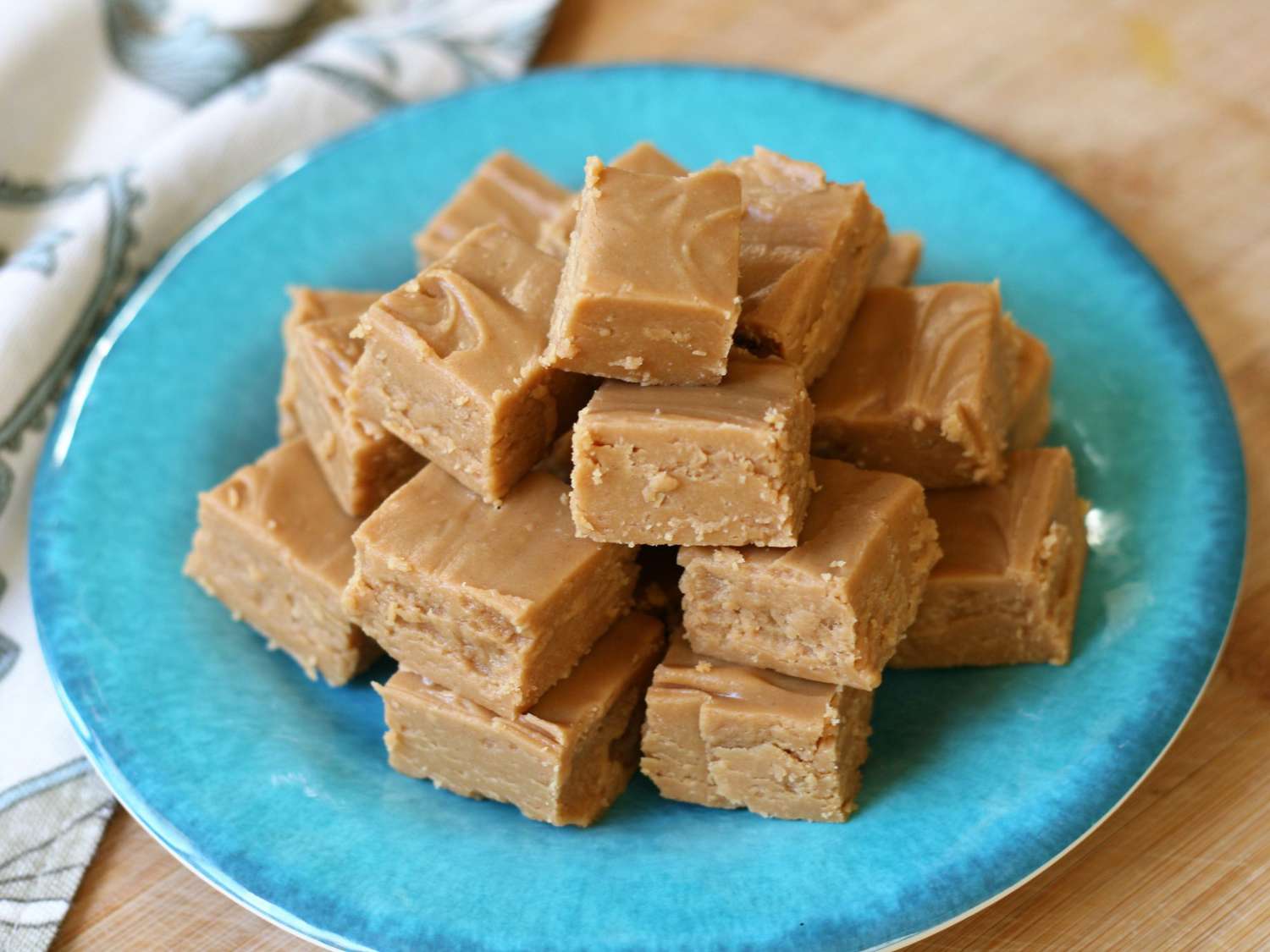 Easy 2-Ingredient Peanut Butter Fudge Recipe You'll Love