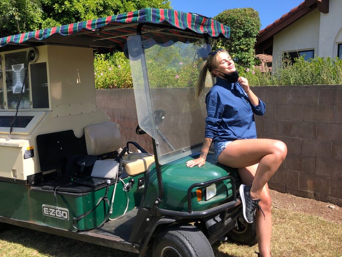Become a Beverage Cart Attendant: Top Tips for Serving Drinks on the Golf Course