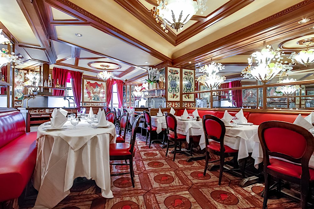 Discover the Beverage at Une Brasserie: Exploring the French Tradition