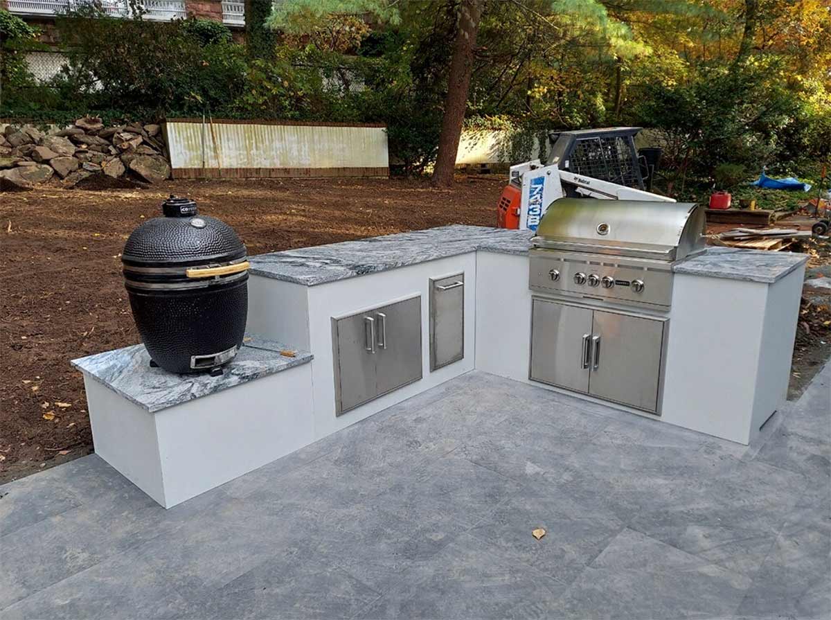 Designing the Perfect Big Green Egg Outdoor Kitchen Island for Your Backyard