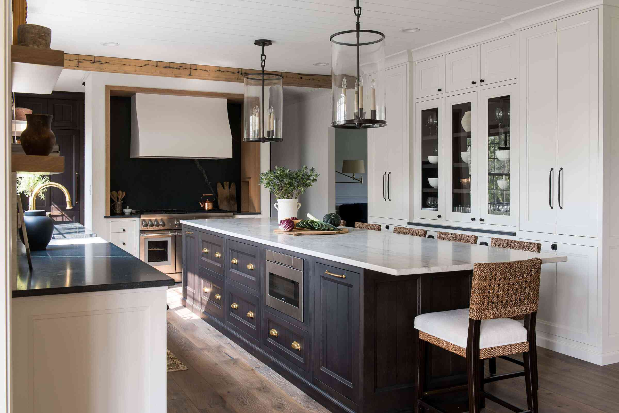2023 Transitional Kitchen Design:  Tips for a Stylish Remodel