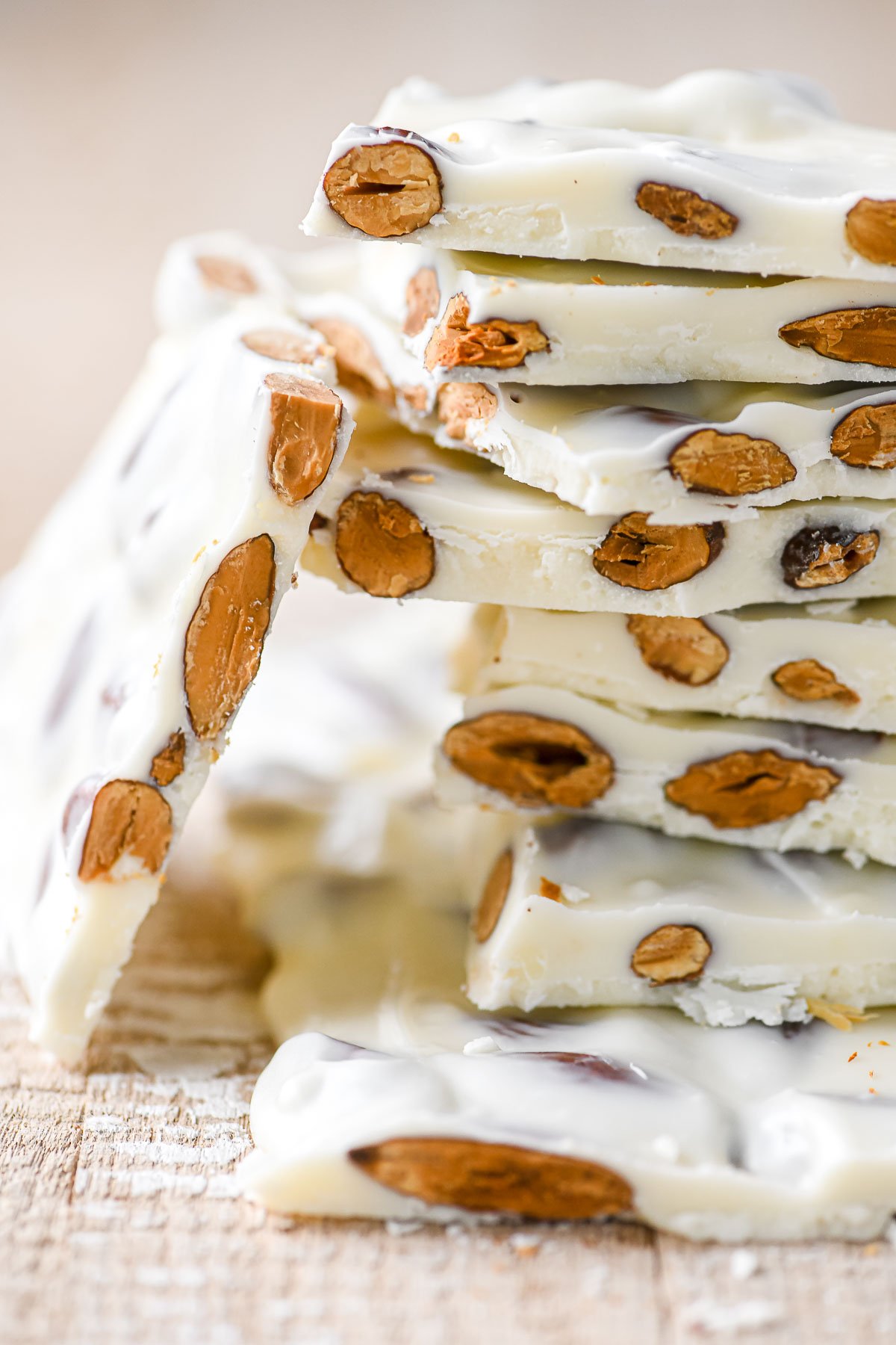 Desserts to Make with Almond Bark: Simple and Delicious