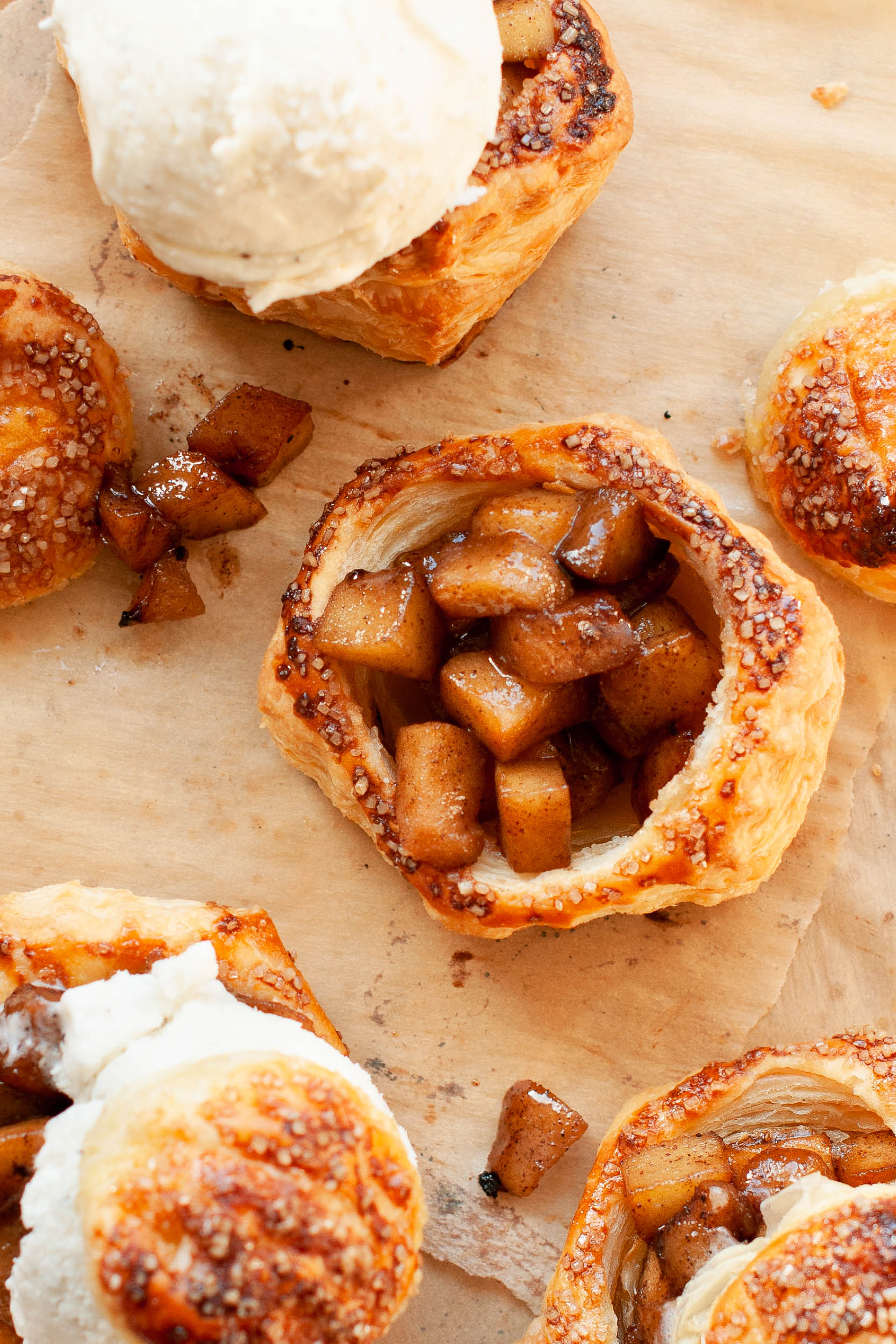 Easy Desserts with Puff Pastry Cups: Quick Recipes
