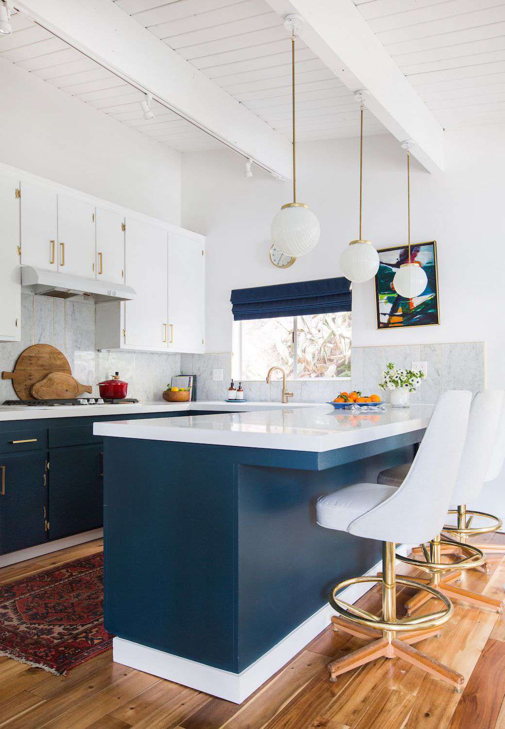 Navy Kitchen Cabinets: Cool Ideas for a Stylish Kitchen