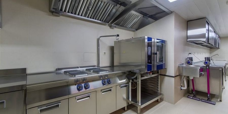 Keep Your Kitchen Clean: The Ultimate Commercial Kitchen Degreaser Guide.