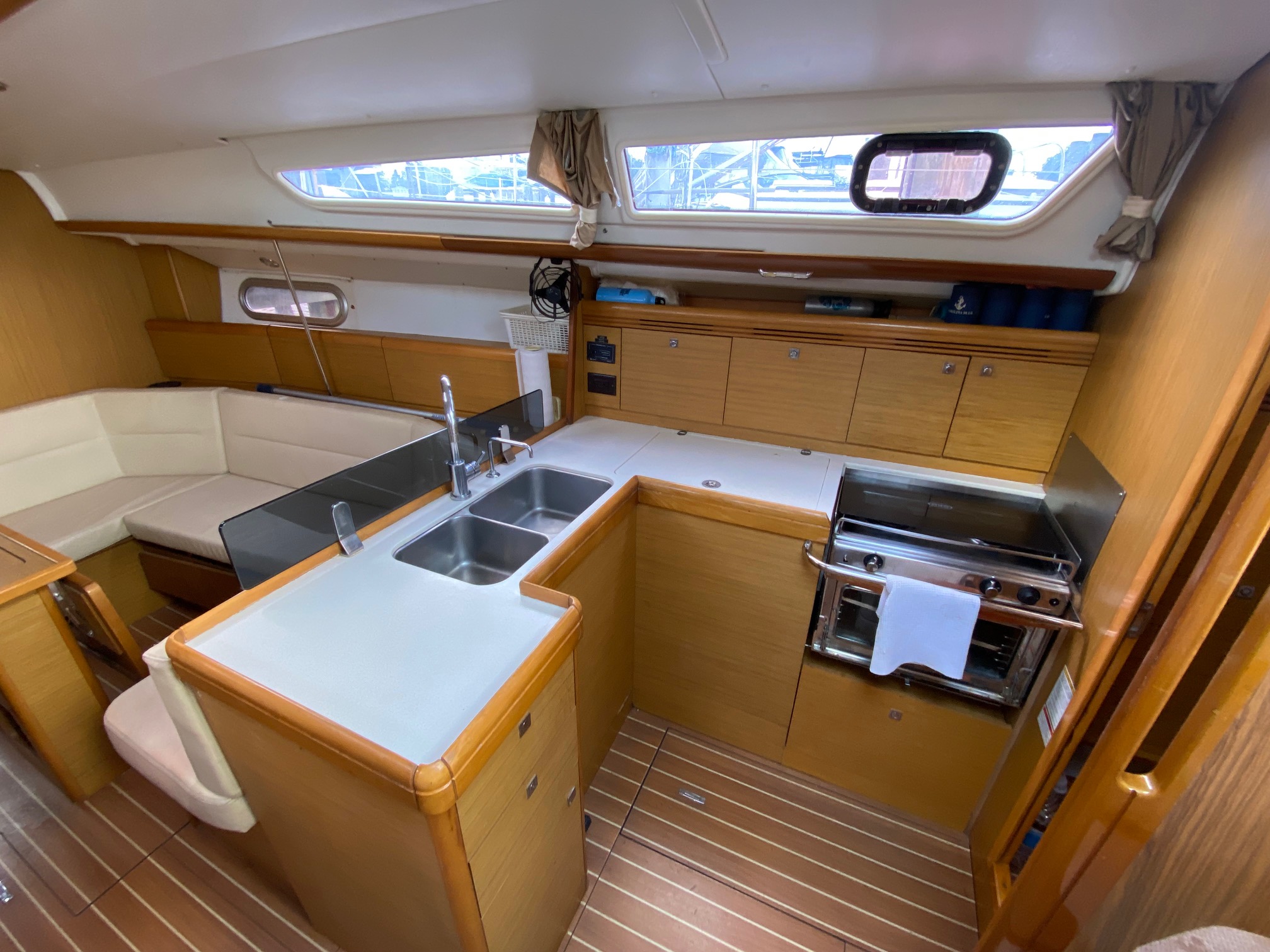 Boat kitchen ideas: cool designs for your boat, make your boat kitchen awesome today!