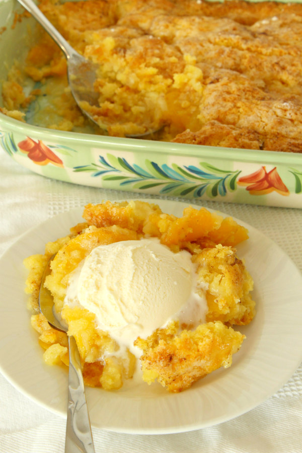 How to Make 3 Ingredients Peach Cobbler at Home