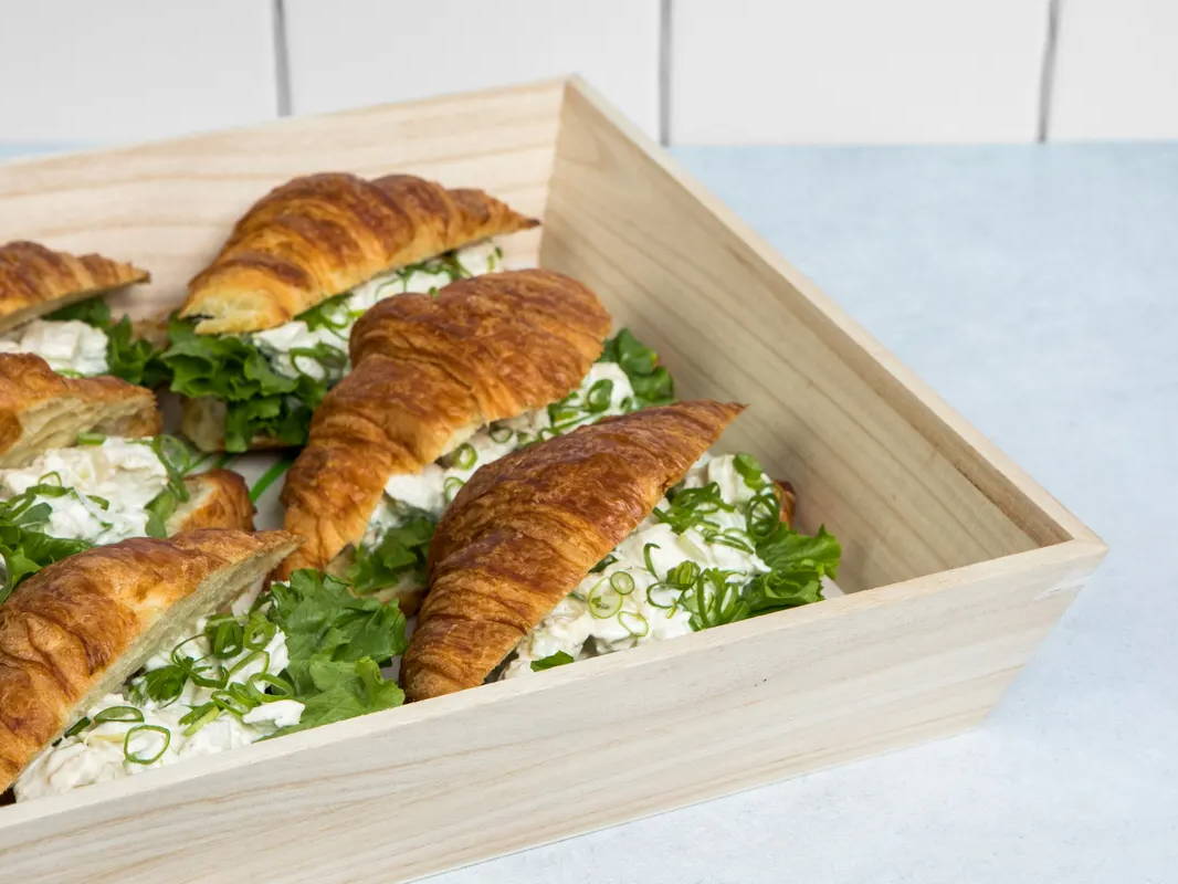 Best Dessert Trays: Wood, Metal, or Eco-Friendly Options