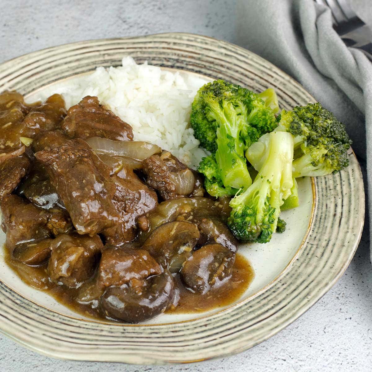 Easy Sides: What to Serve with Beef Tips and Rice Tonight