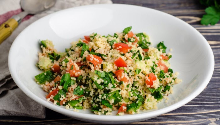 Tasty carrot and spinach recipes with couscous and tomatoes (Quick meals for busy weeknights)