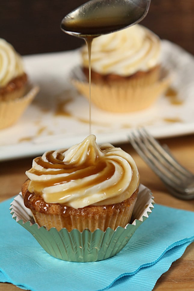 Whiskey Desserts: Quick and Easy Treats for Your Next Party(Wow Your Friends with These Deliciously Boozy Sweets)