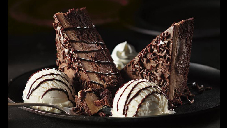Classic Steakhouse Desserts: Top 5 Must-Try Sweets That You Will Love So Much!