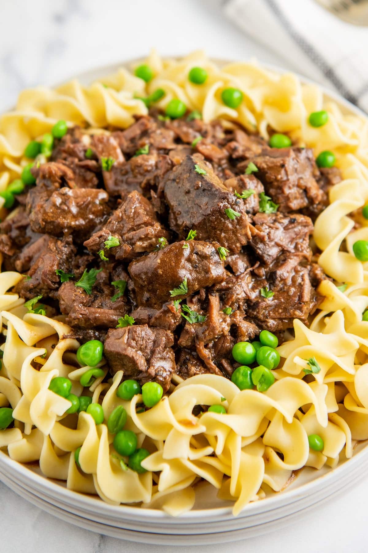 Beef Tips and Egg Noodles in Slow Cooker: Simple Recipe? Use These Tips for a Delicious and Stress-Free Dinner!