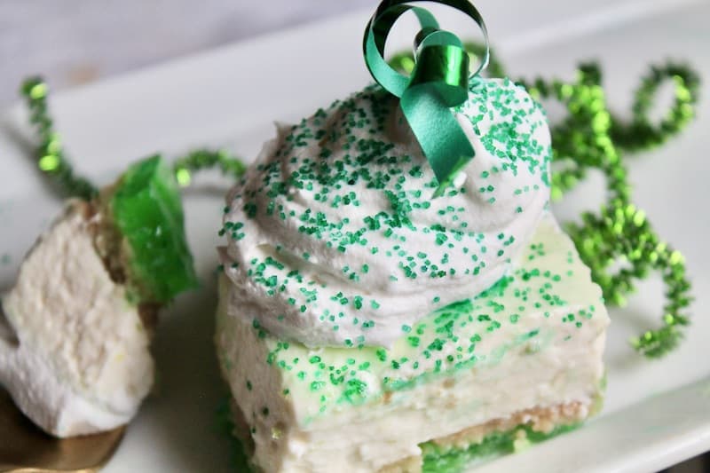 Best Green Desserts for St. Patricks Day | Make Your Party a Hit!