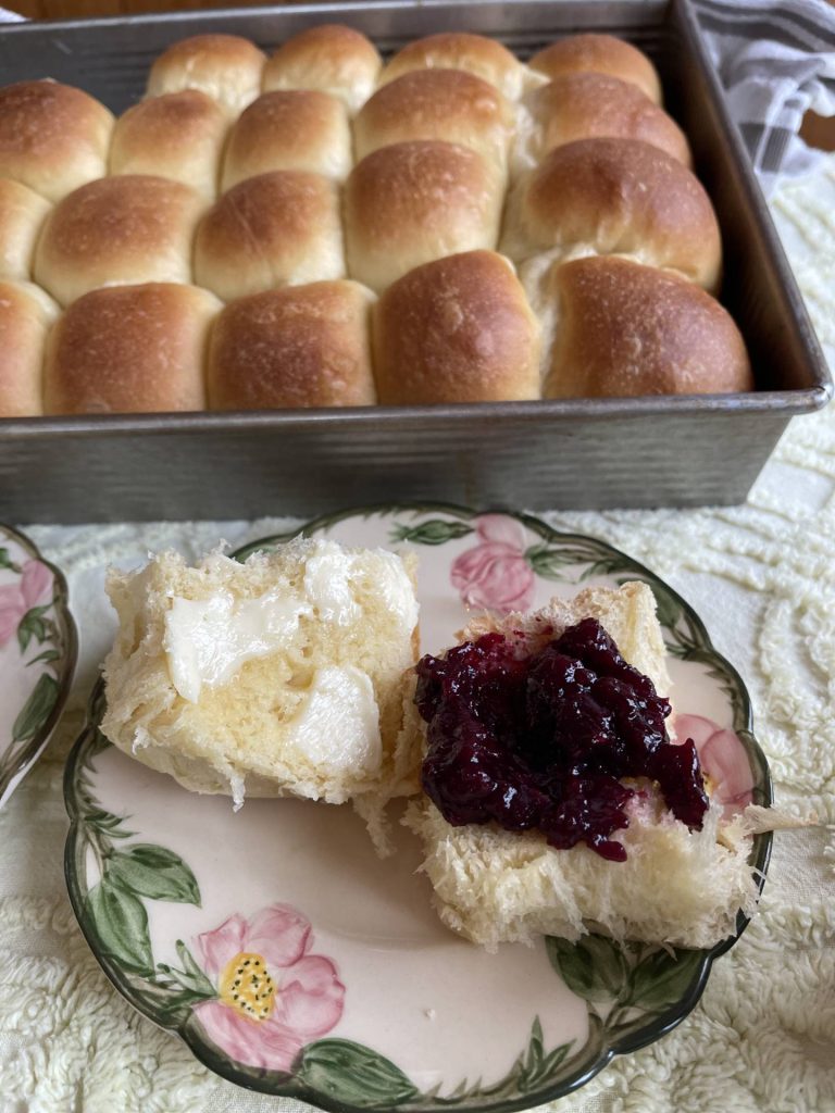 How to Make KitchenAid Rolls? Follow These Simple Steps for Fluffy Results.
