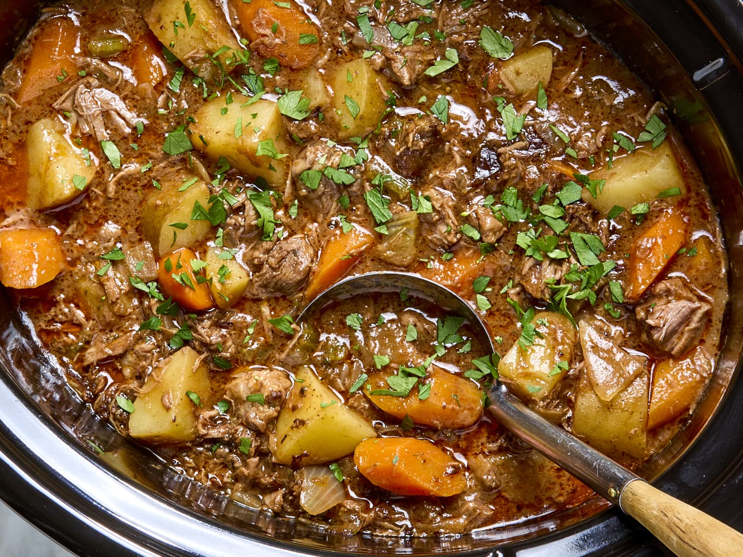 Easy Winter Recipes for Slow Cooker (Delicious Comfort Food for Chilly Nights)