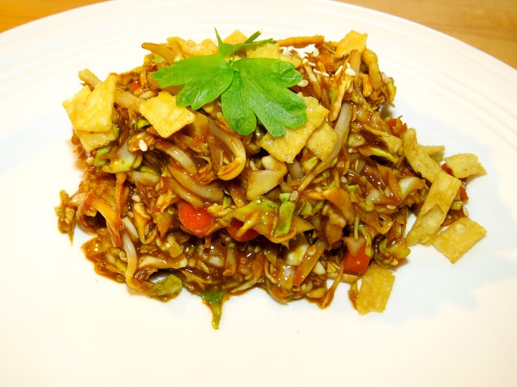Love California Pizza Kitchen Chinese Chicken Salad? Try This Copycat Recipe!