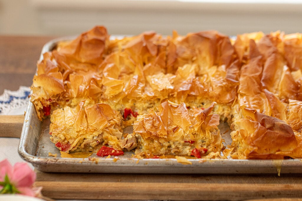 Best Chicken and Phyllo Recipes: Try These Quick and Tasty Dishes for Dinner Tonight