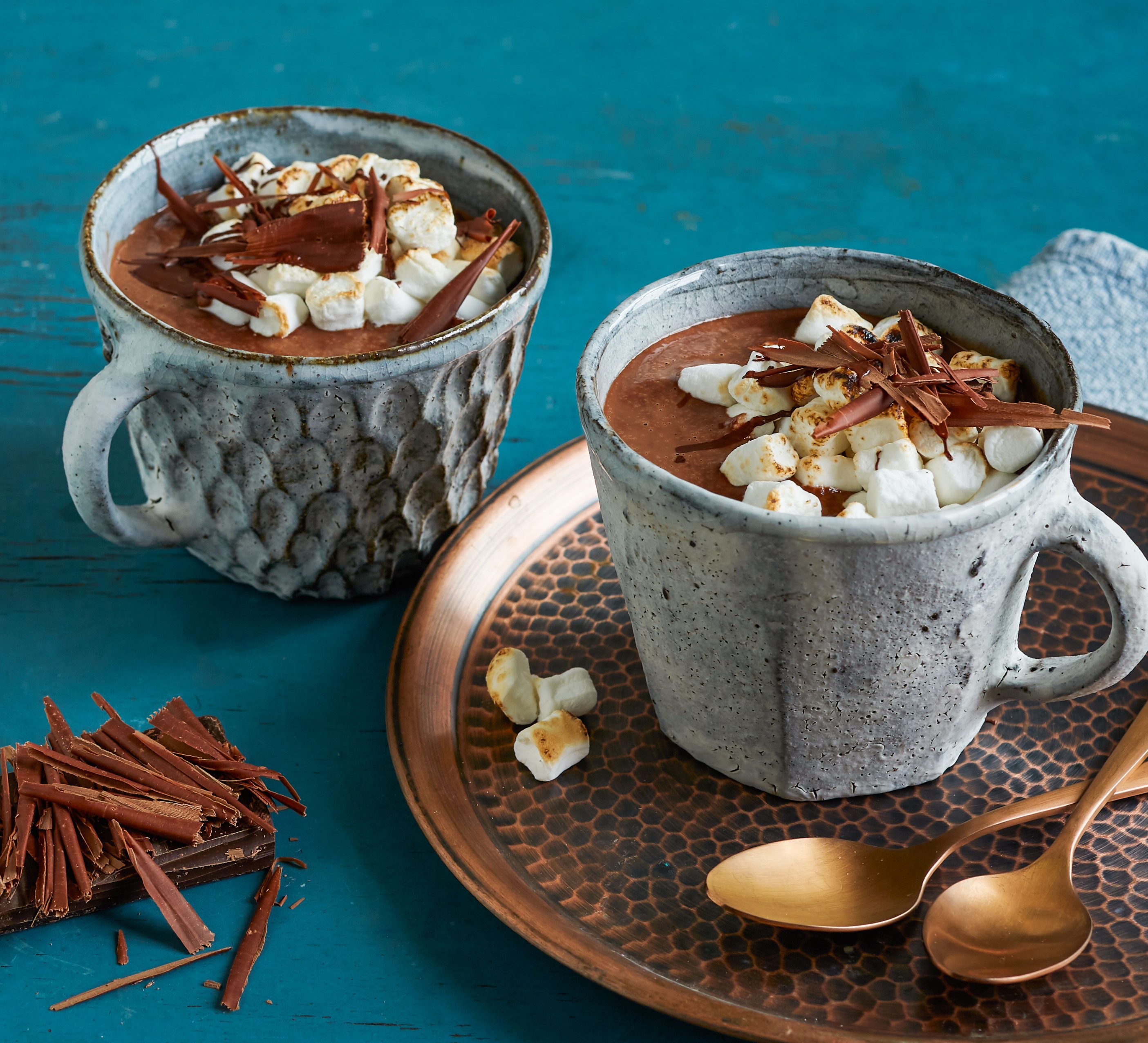 Slow Cooker Beverages to Try: Hot Drinks for Chilly Days!