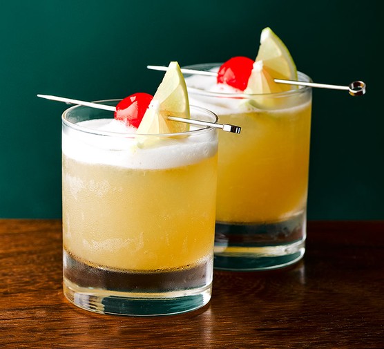 What are Brandy Sour Ingredients? Simple Recipe for a Classic Cocktail!