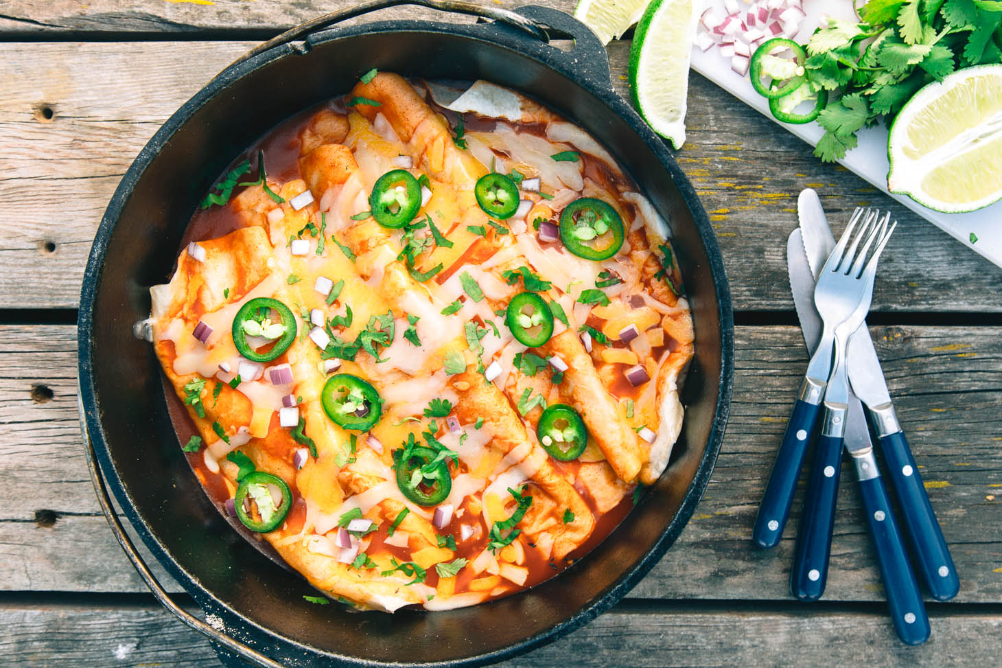 Simple Dutch Oven Recipes for Camping: Quick & Tasty Meals for Your Next Trip
