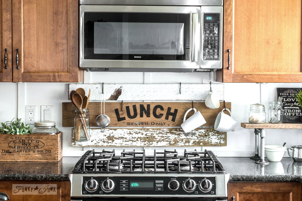 How to Hang Unique Kitchen Signs for a Cool Look