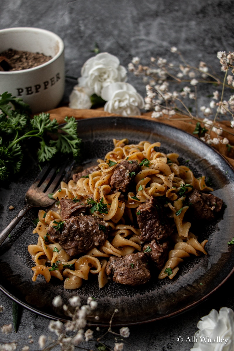 Slow Cooker Beef Tips and Noodles in the Crock-Pot: The Only Recipe Youll Ever Need