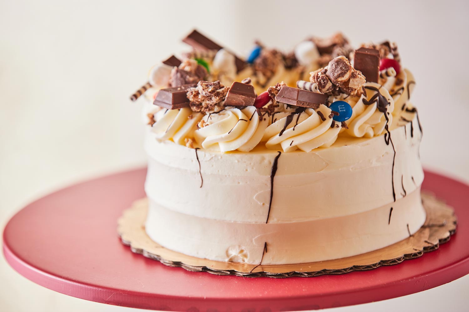 Find the Perfect Cake: Explore Danas Desserts Now