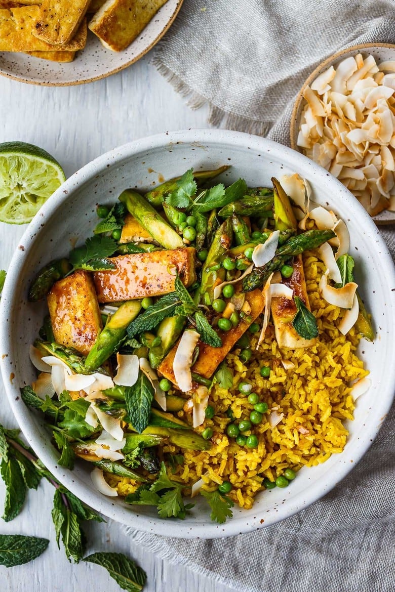 Tasty Vegan Recipes (Explore complementary flavors in vegan cuisine like pro)