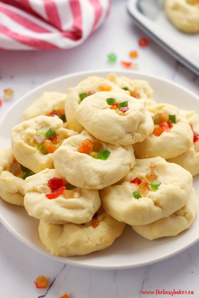 Few Ingredients Christmas Desserts: Simple Recipes for the Busy Baker!