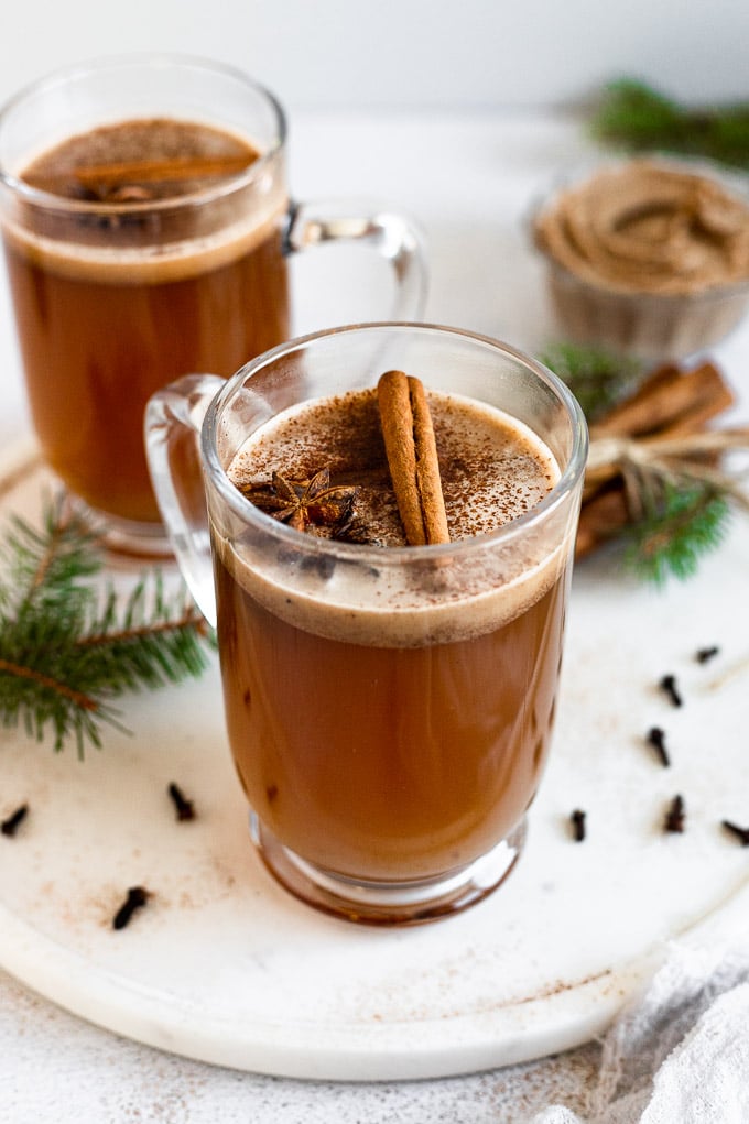 Top-rated warm alcoholic beverages with sugar and spices: Find your favorite!