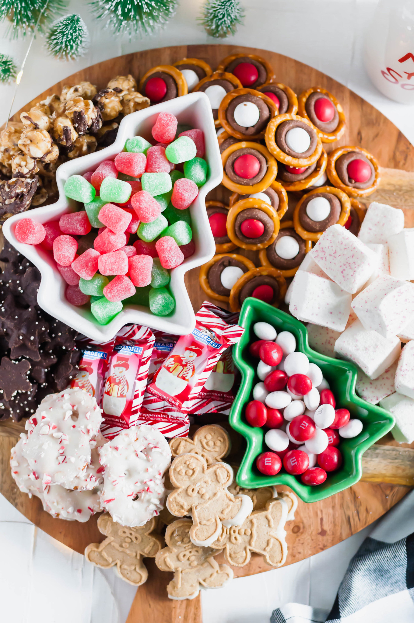 Best Christmas Finger Desserts: Simple & Delicious Treats!