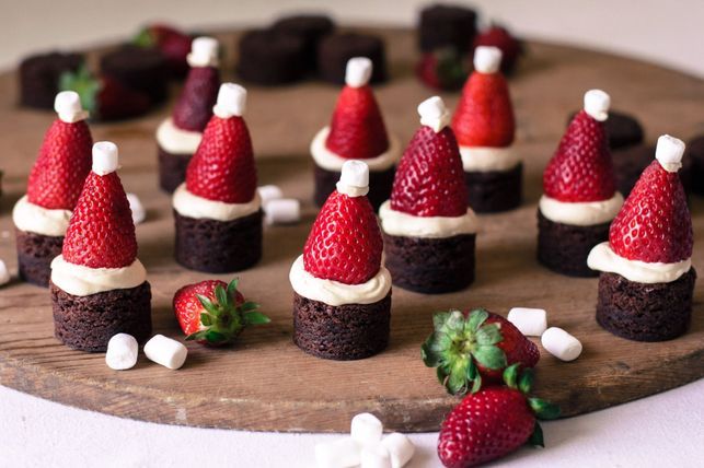 Best Christmas Finger Desserts: Simple & Delicious Treats!