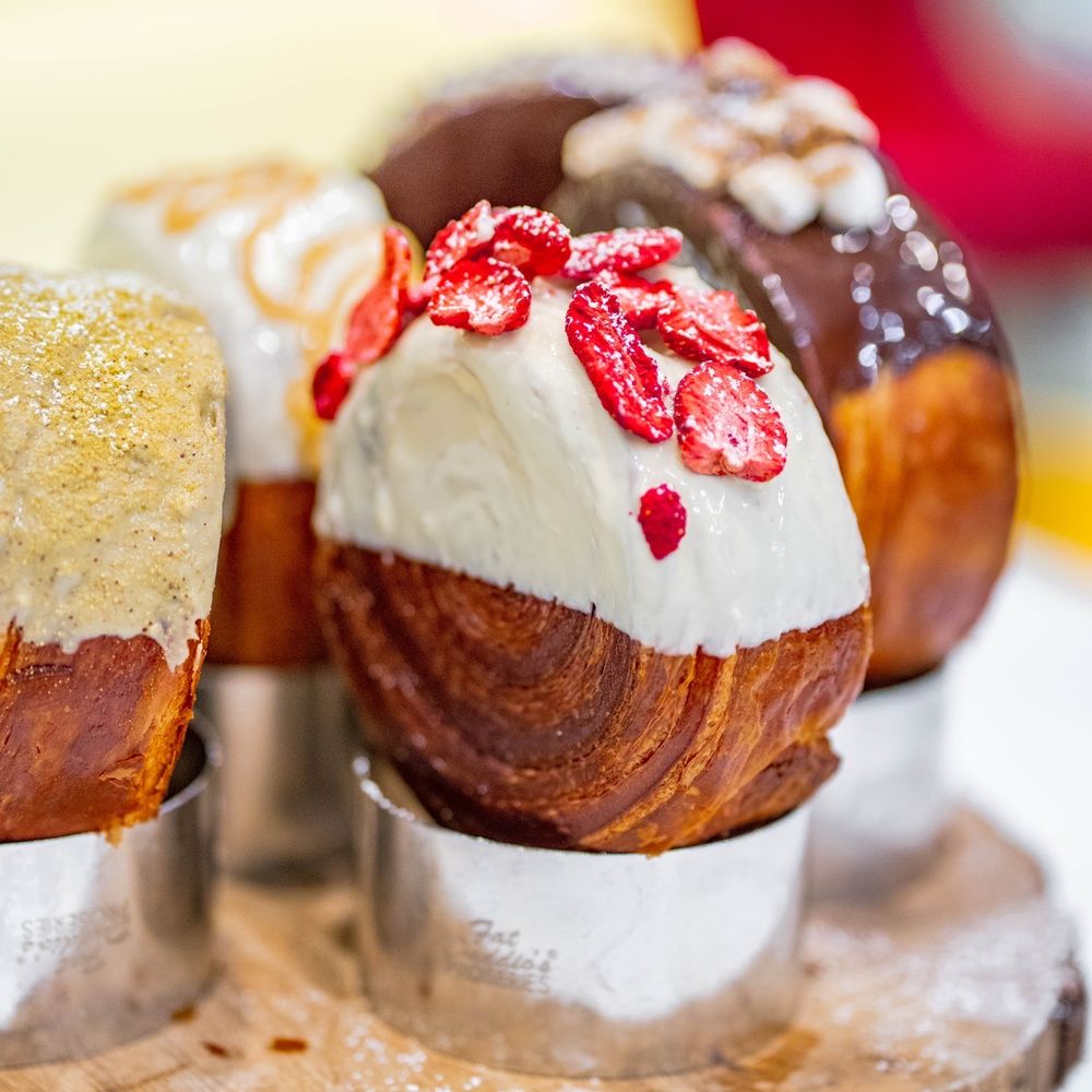 Christmas Desserts for Delivery near me? The Best local bakeries for online order.