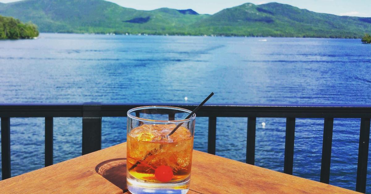 Enjoy Lakeside Beverage: The best way to cool off about drinks.