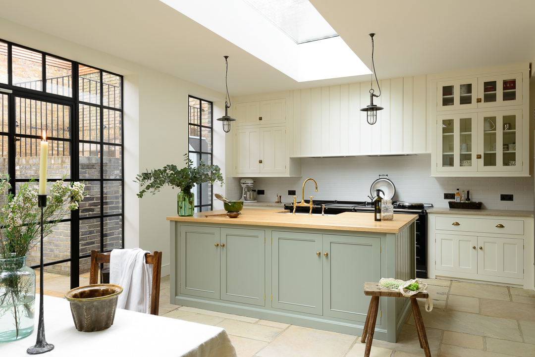 How do country kitchen signs improve decor? Use these easy tips to make your space feel welcoming.