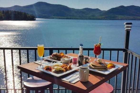 Where Can You Find the Best Lakeside Cuisine? Explore These Top Restaurants by the Water Now.